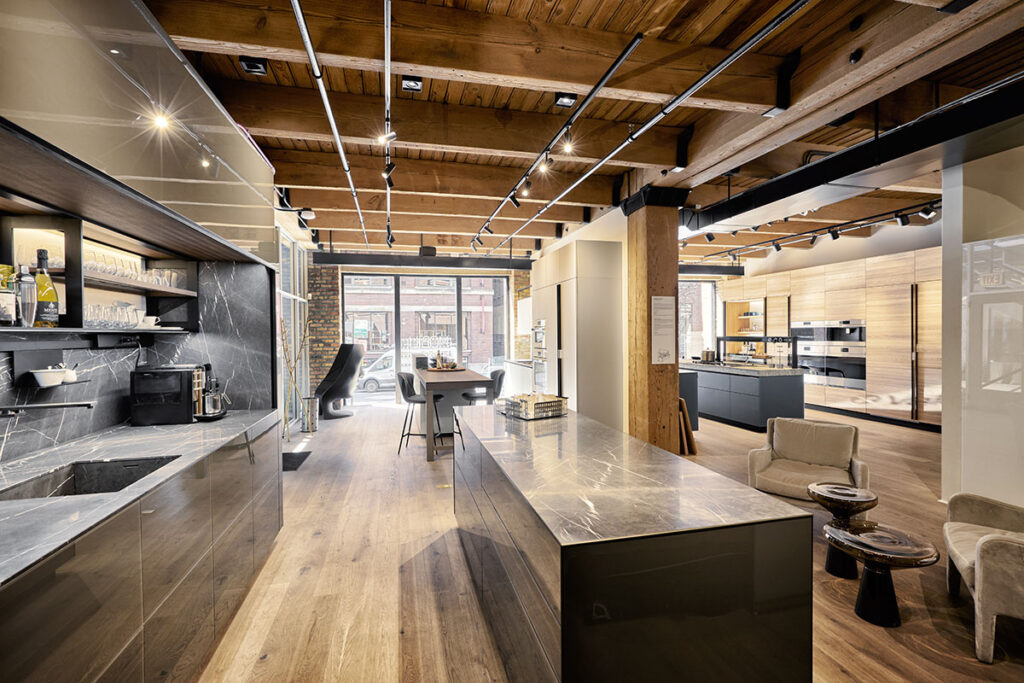 Mobili Mobel Showroom